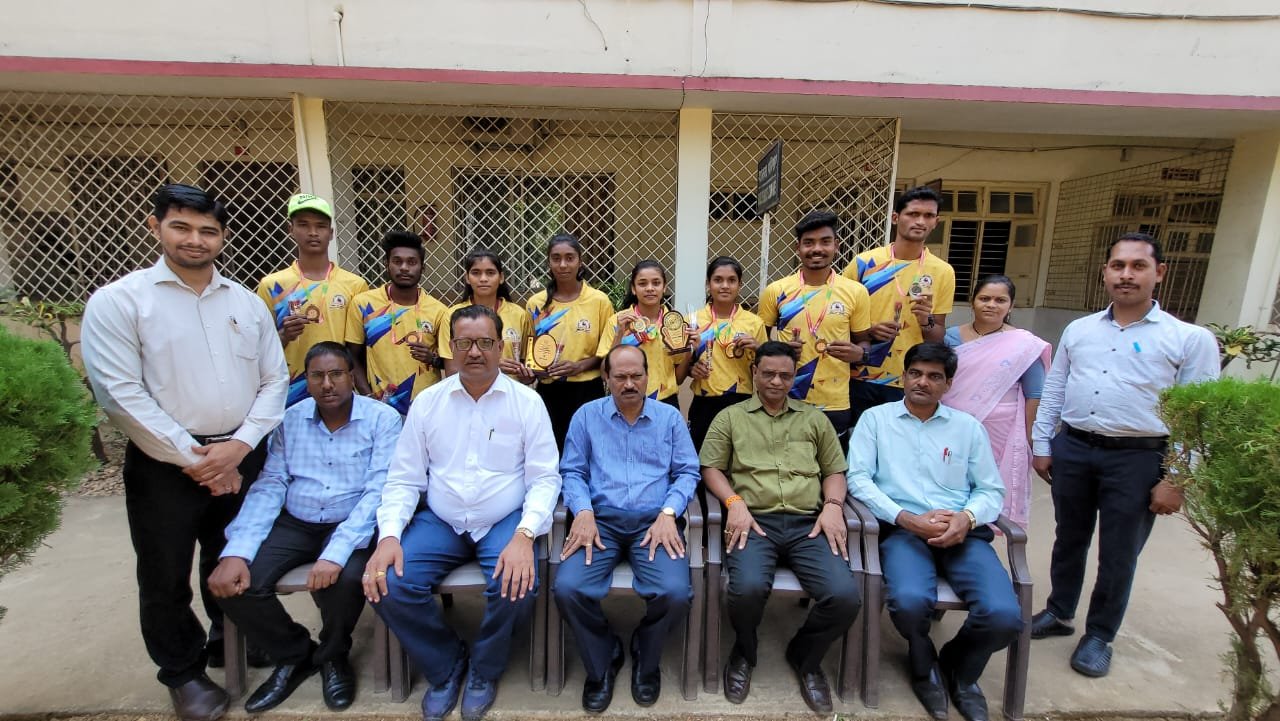 विद्यापीठ क्रीडा स्पर्धेत समर्थ महाविद्यालय लाखनी येथील विद्यार्थ्यांचे सुयश